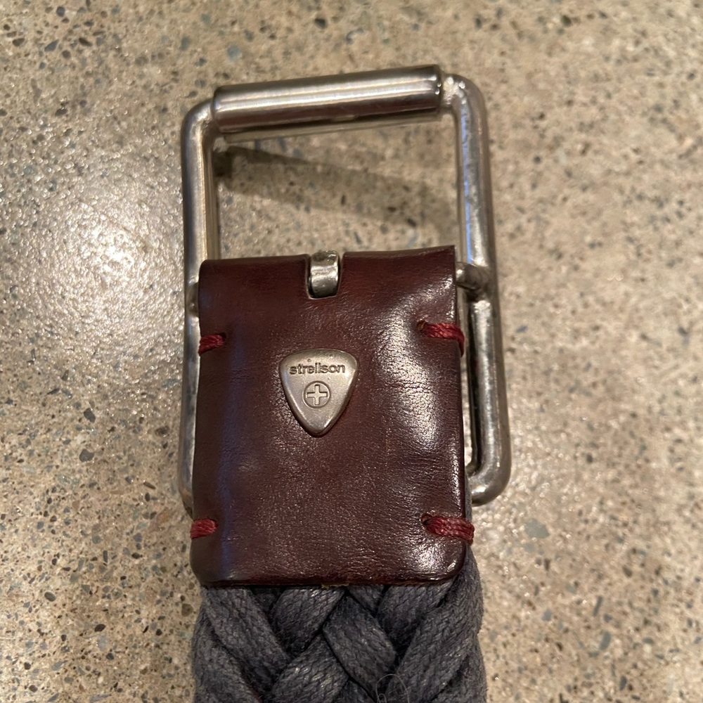 Strellson reversible 30 waist woven leather belt in excellent new condition.